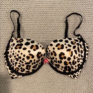 Victoria’s Secret 34C push-up